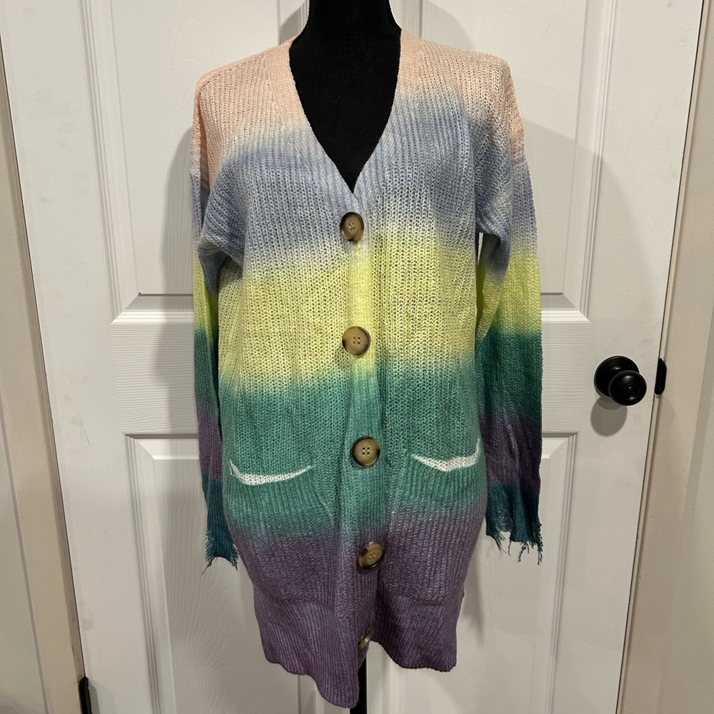 Akaiv S/M sweater with faux wooden buttons